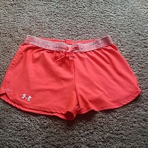 Womens S Under Armour shorts